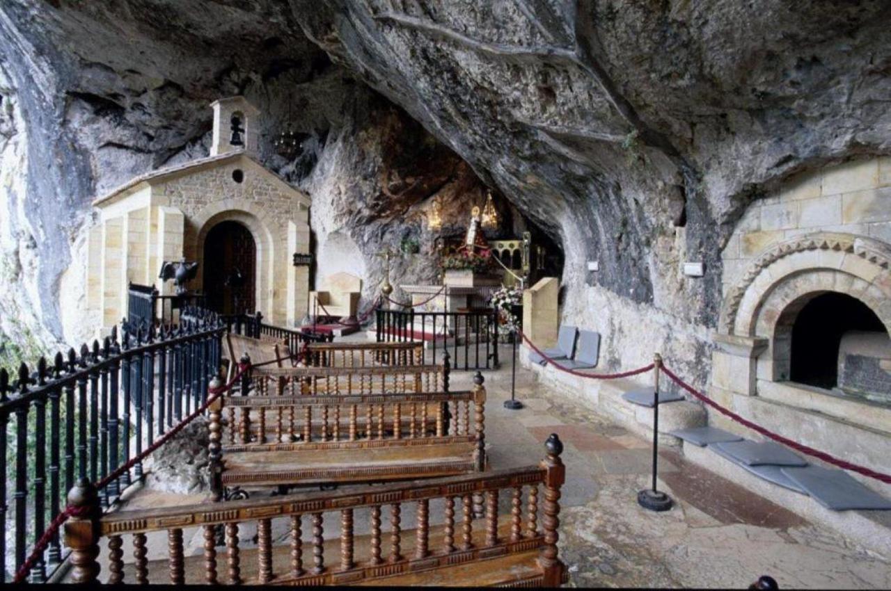 Hotel Virgen De Covadonga Cangas de Onis Exterior photo